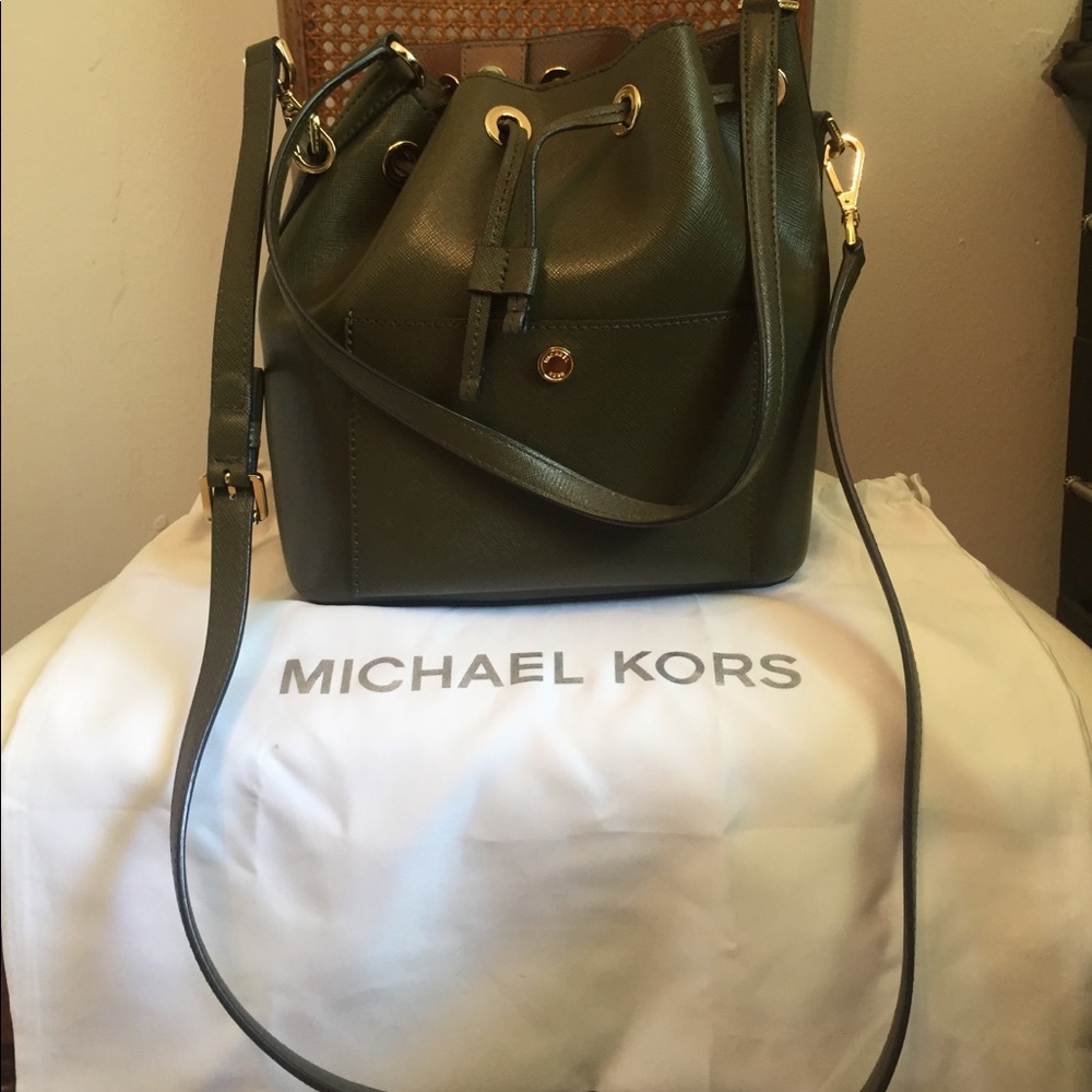 Michael Kors Bucket Bag